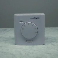 Edullinen termostaattiyksikkö ohjausyksikkö lämpökaapelille yms.